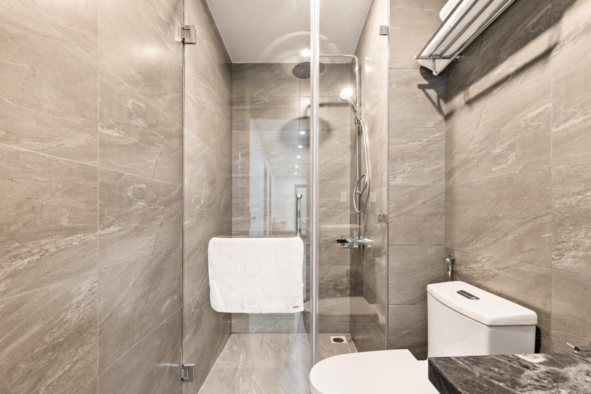 Hoang Thinh Hotel & Apartment Danang Rum bild